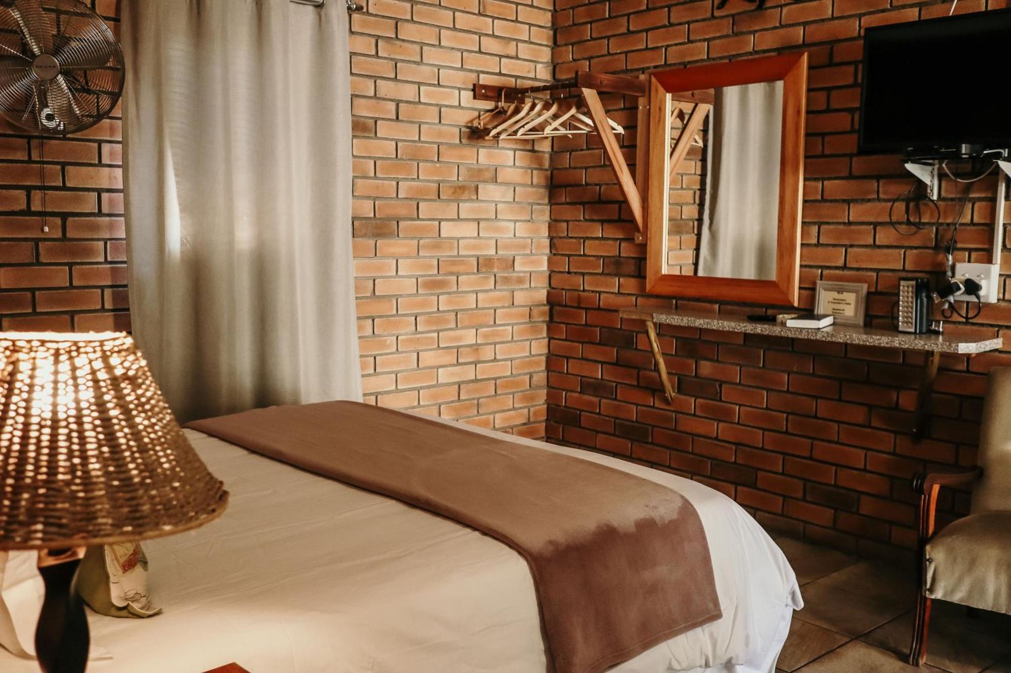 A Traveller's Palm Hotell Phalaborwa Exteriör bild